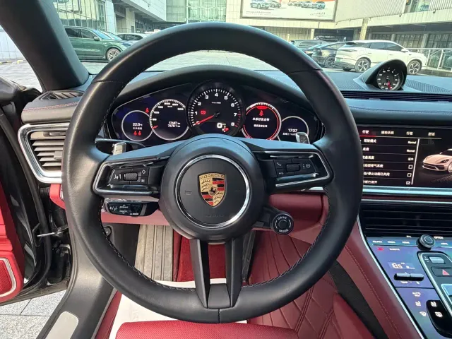Porsche Panamera — Фото автомобиля 10