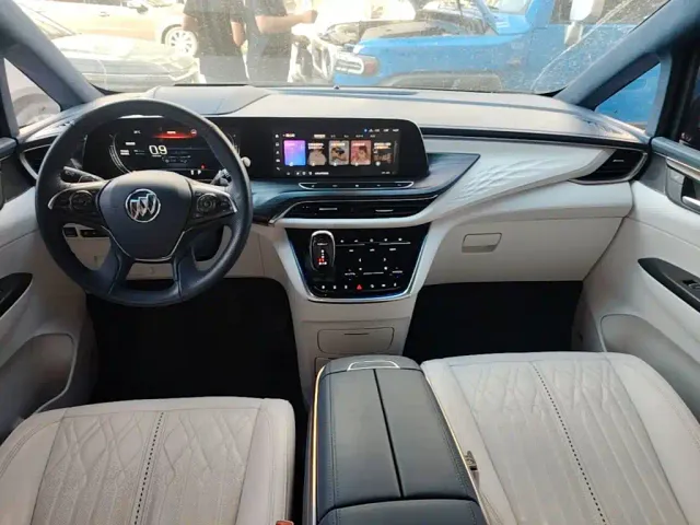 Buick GL8 — Фото автомобиля 9