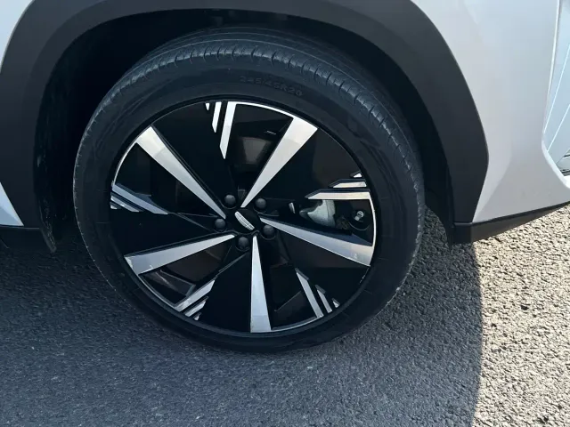 Geely Boyue L — Фото автомобиля 30