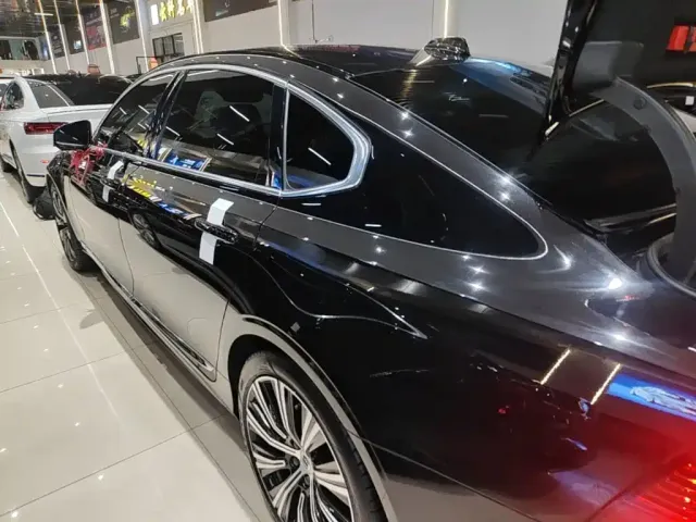 Volvo S90 — Фото автомобиля 4