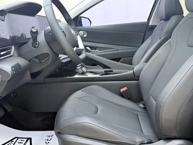 Hyundai Elantra — Фото автомобиля 12