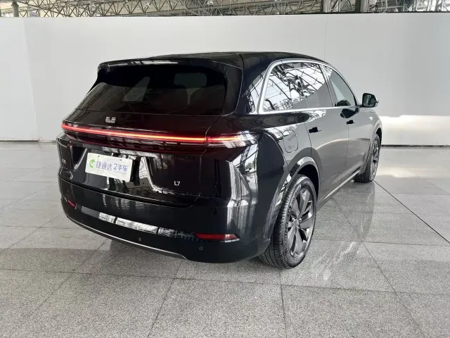 Li Auto L7 — Фото автомобиля 21
