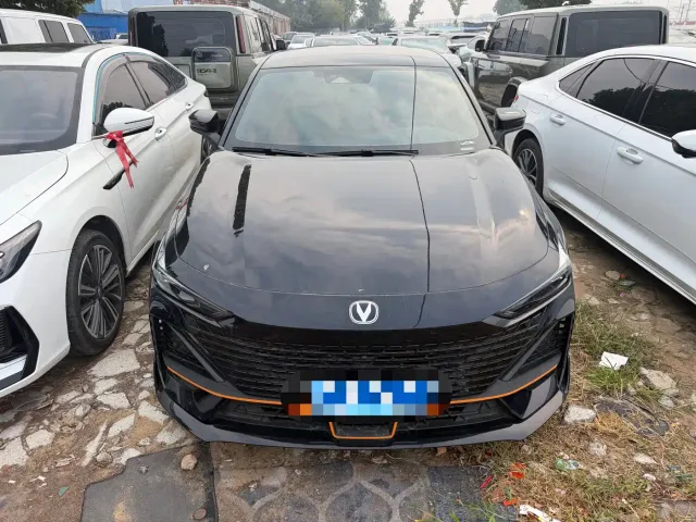 Changan Changan UNI-V 2023 1.5T Sport Edition — Фото автомобиля 2