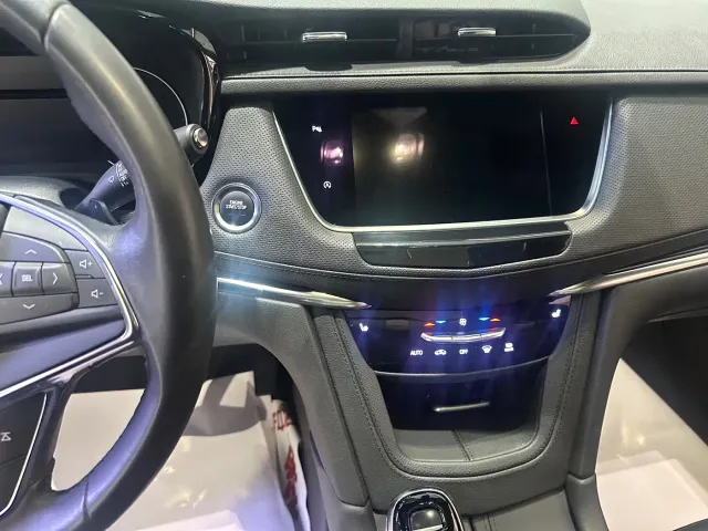 Cadillac XT5 — Фото автомобиля 9