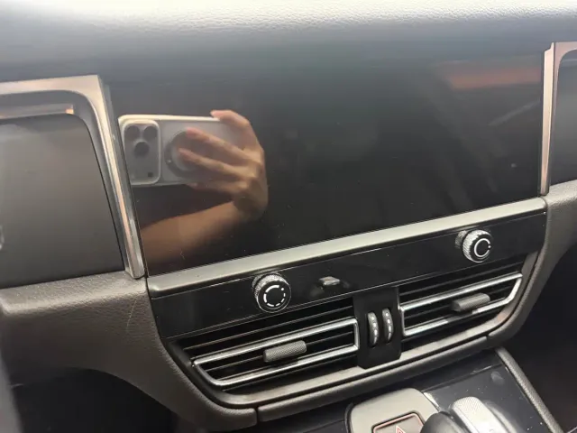 Porsche Macan — Фото автомобиля 10