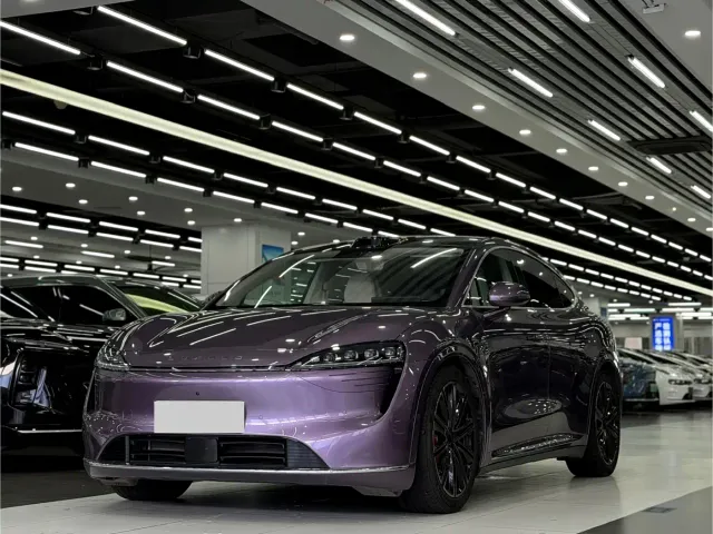 Фотография автомобиля — Luxeed R7