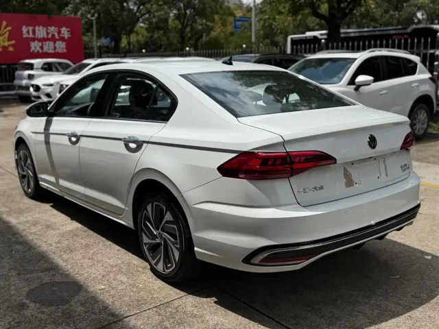 Volkswagen Bora — Фото автомобиля 6