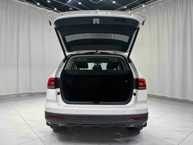 Volkswagen Tharu — Фото автомобиля 18