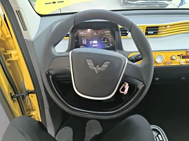 Wuling Hongguang Mini EV — Фото автомобиля 10