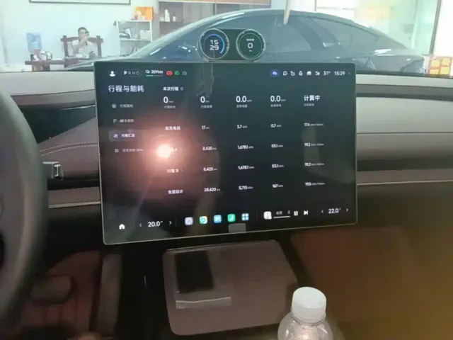 Xiaomi SU7 — Фото автомобиля 12