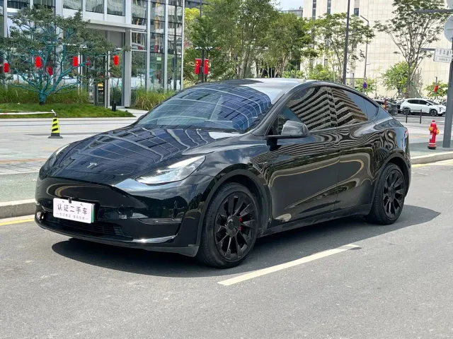 Фотография автомобиля — Tesla Model Y