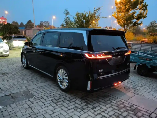 Voyah Auto Voyah Dreamer 2024 PHEV Ultra Long Range Premium Edition — Фото автомобиля 4