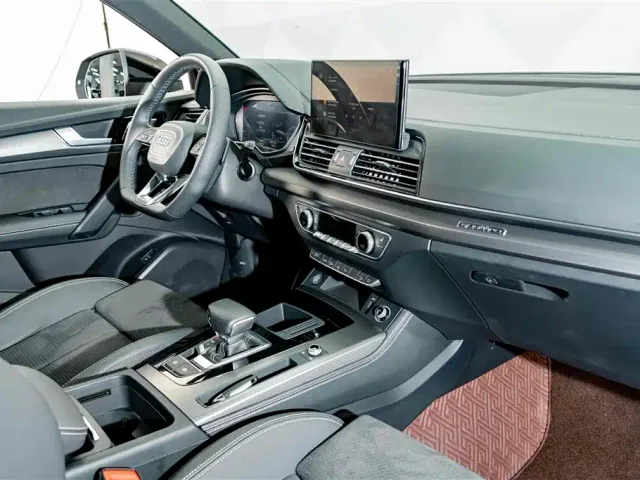 Audi Q5L Sportback — Фото автомобиля 18