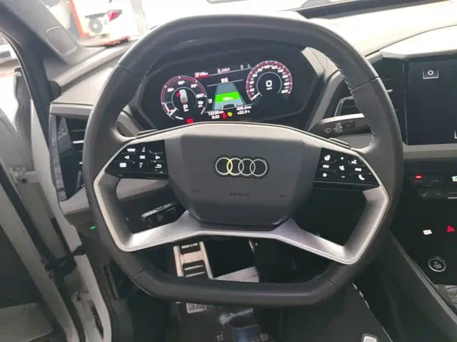 Audi Q5 e-tron — Фото автомобиля 10