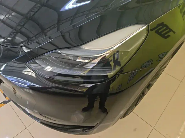 Tesla Model Y — Фото автомобиля 23