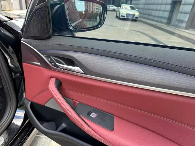 BMW 5 Series — Фото автомобиля 29
