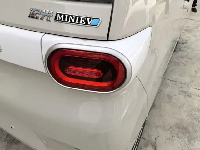 Wuling Hongguang Mini EV — Фото автомобиля 7