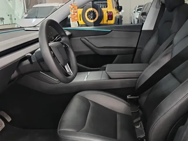 Tesla Model Y — Фото автомобиля 3