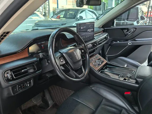 Lincoln Aviator — Фото автомобиля 6