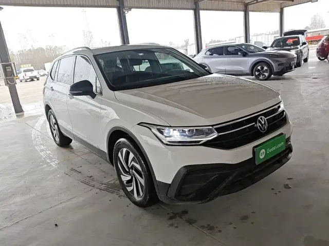 Volkswagen Tiguan L — Фото автомобиля 3
