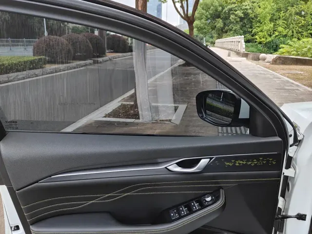Geely Xingrui — Фото автомобиля 5