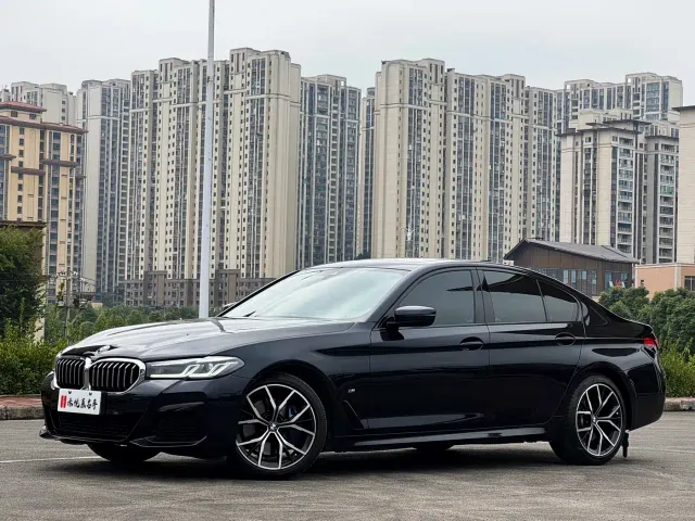 Фотография автомобиля — BMW 5 Series