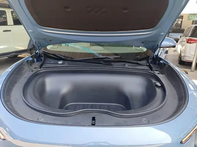 IM Motors LS6 — Фото автомобиля 19