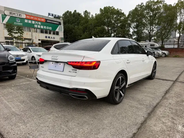 Audi A4L — Фото автомобиля 4
