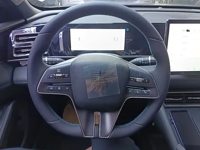 BYD Qin L — Фото автомобиля 10