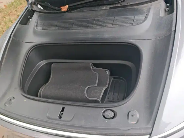Tesla Model Y — Фото автомобиля 10
