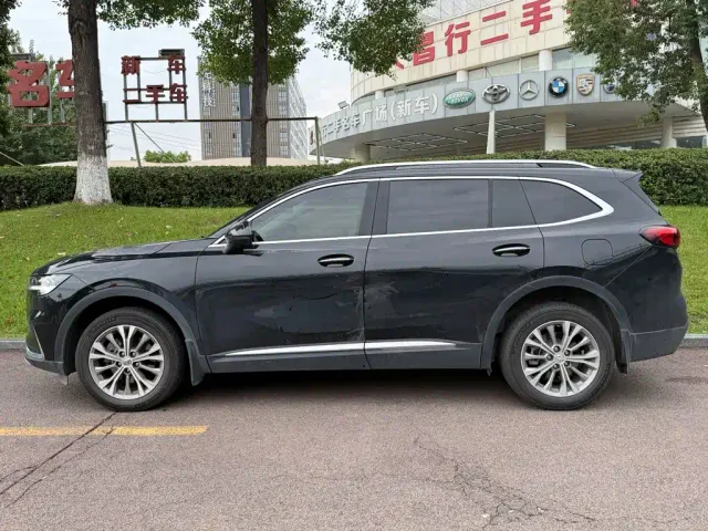 Buick Envision Plus — Фото автомобиля 3