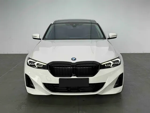 BMW i3 — Фото автомобиля 2