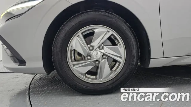 Hyundai Avante — Фото автомобиля 5