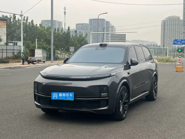 Li Auto L9 — Фото автомобиля 14