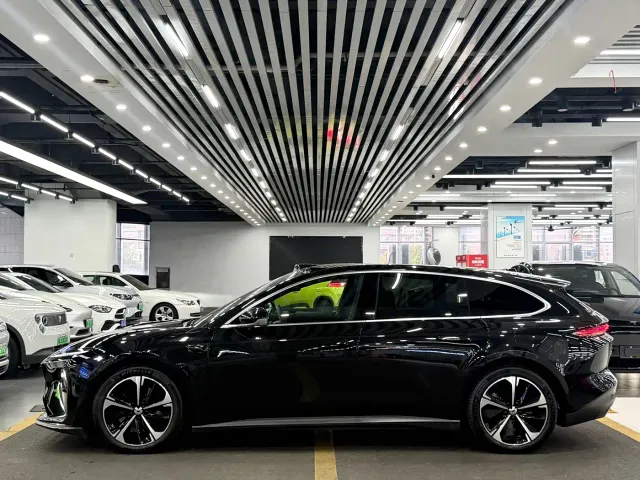 Nio ET5 Touring — Фото автомобиля 7