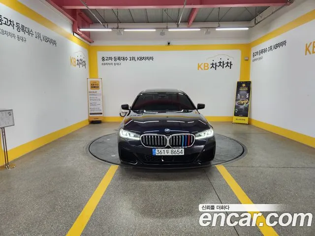 BMW 5 Series G30 — Фото автомобиля 3