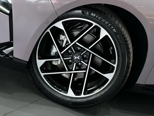 XPeng XPeng P7+ 2024 Long Range Max — Фото автомобиля 22