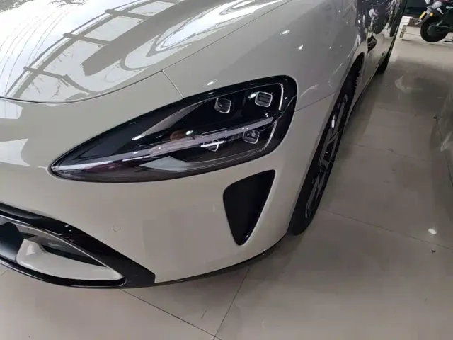 Xiaomi SU7 — Фото автомобиля 23