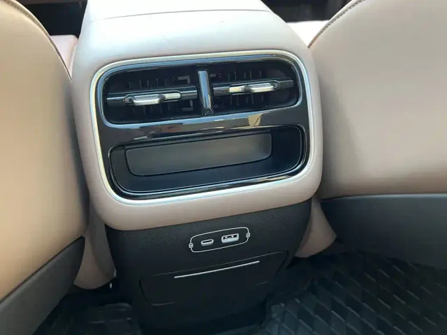 Leapmotor C10 — Фото автомобиля 10