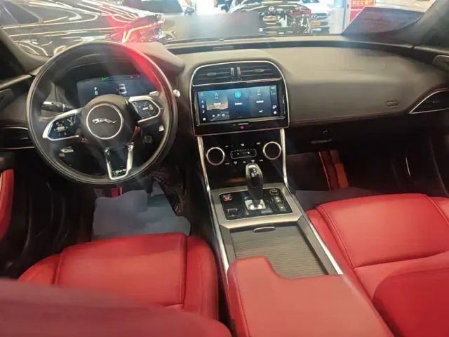 Jaguar XEL — Фото автомобиля 9