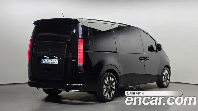 Hyundai Staria Staria 4WD Lounge 9 мест — Фото автомобиля 2