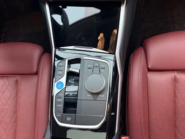 BMW i3 — Фото автомобиля 11