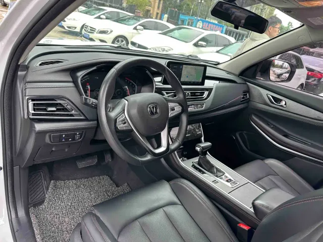 Changan CS75 — Фото автомобиля 5