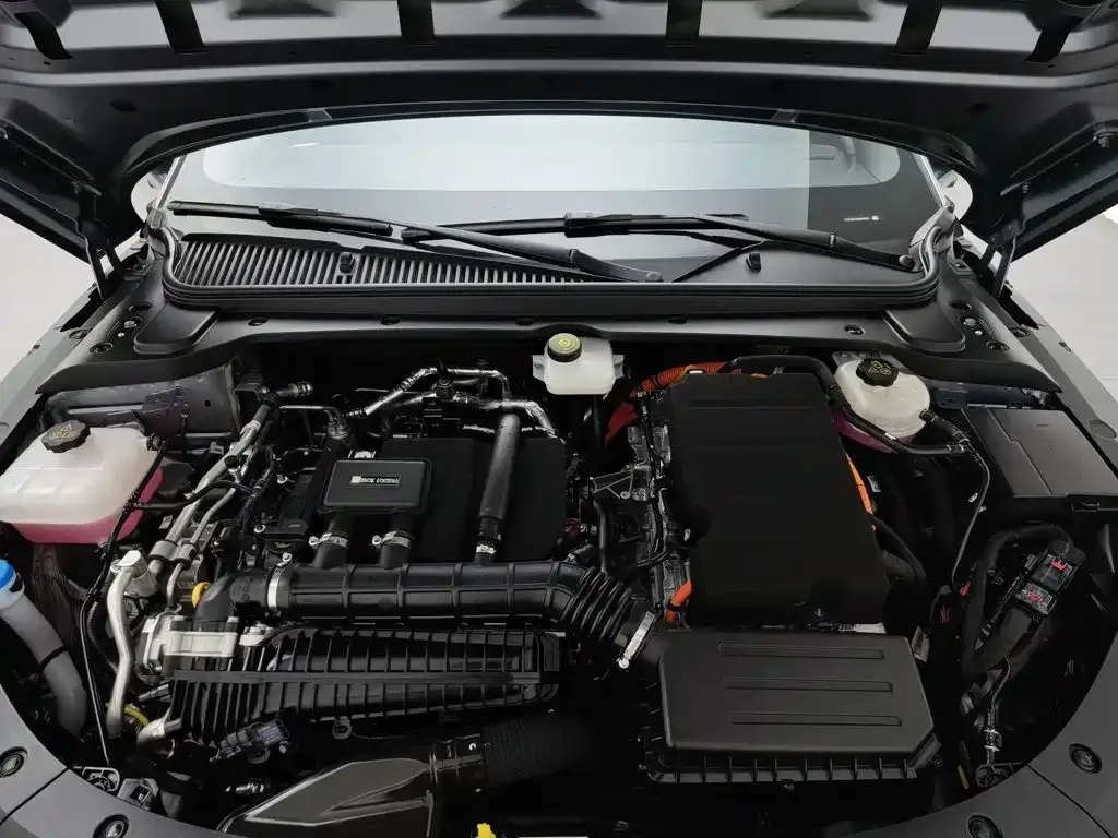 BYD Qin L 2025 DM-i Smart Drive Edition 120KM Surpassing — Фото автомобиля 6