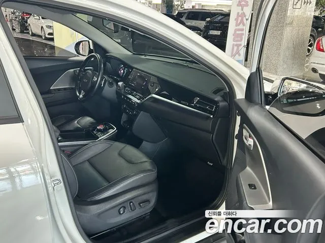 Kia Niro — Фото автомобиля 17