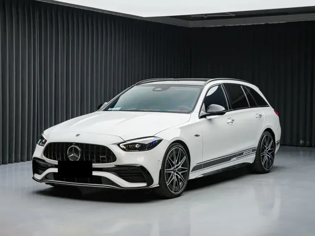 Фотография автомобиля — Mercedes-Benz C-Class AMG