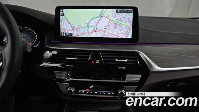 BMW 5-Series — Фото автомобиля 14
