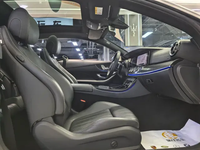 Mercedes-Benz E-Class — Фото автомобиля 5