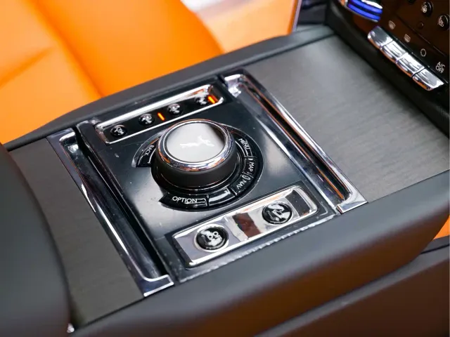 Rolls-Royce Cullinan — Фото автомобиля 16