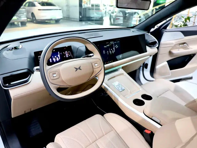 Xpeng G9 — Фото автомобиля 12